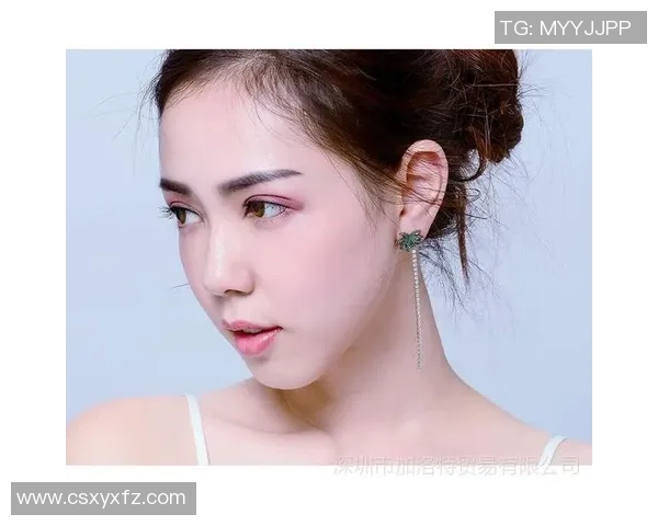 足球明星佩戴耳环的时尚风采与个性魅力全景展示